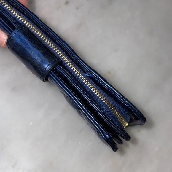 Borgasets Wallet Full Size Leather Bifold Iridescent Blue Quilted Genuine RFID - Picture 9 of 16